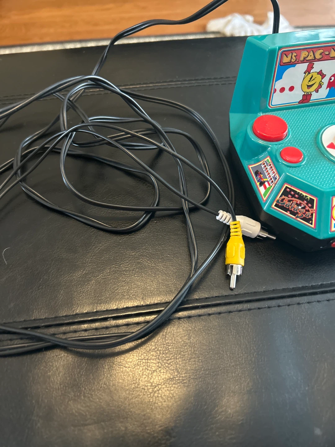 Namco Ms. Pac-Man Plug & Play Game - photo 2
