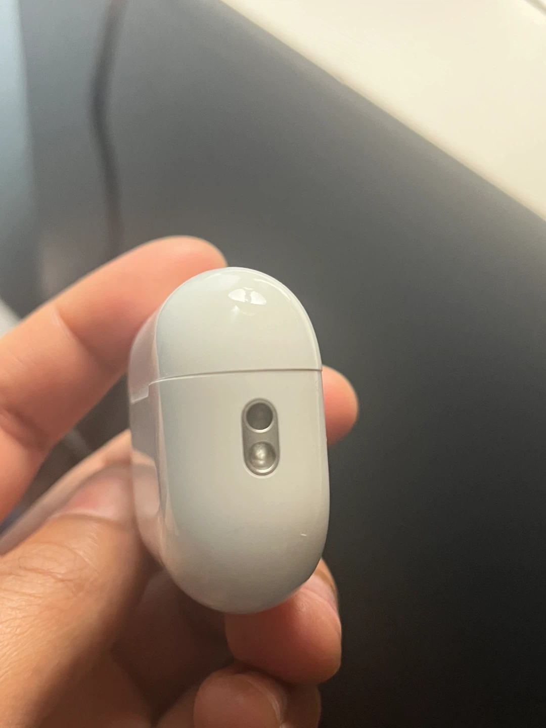 Apple AirPods Pro 2nd generation empty case - photo 2