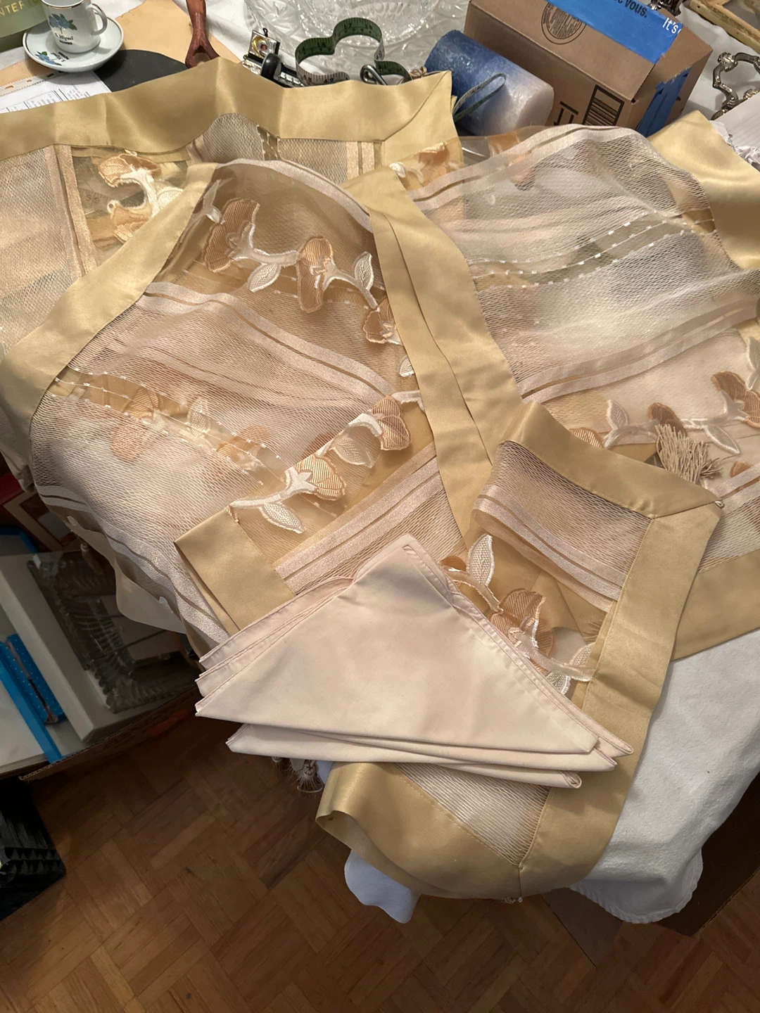 Beige Tablecloth and Napkin Set