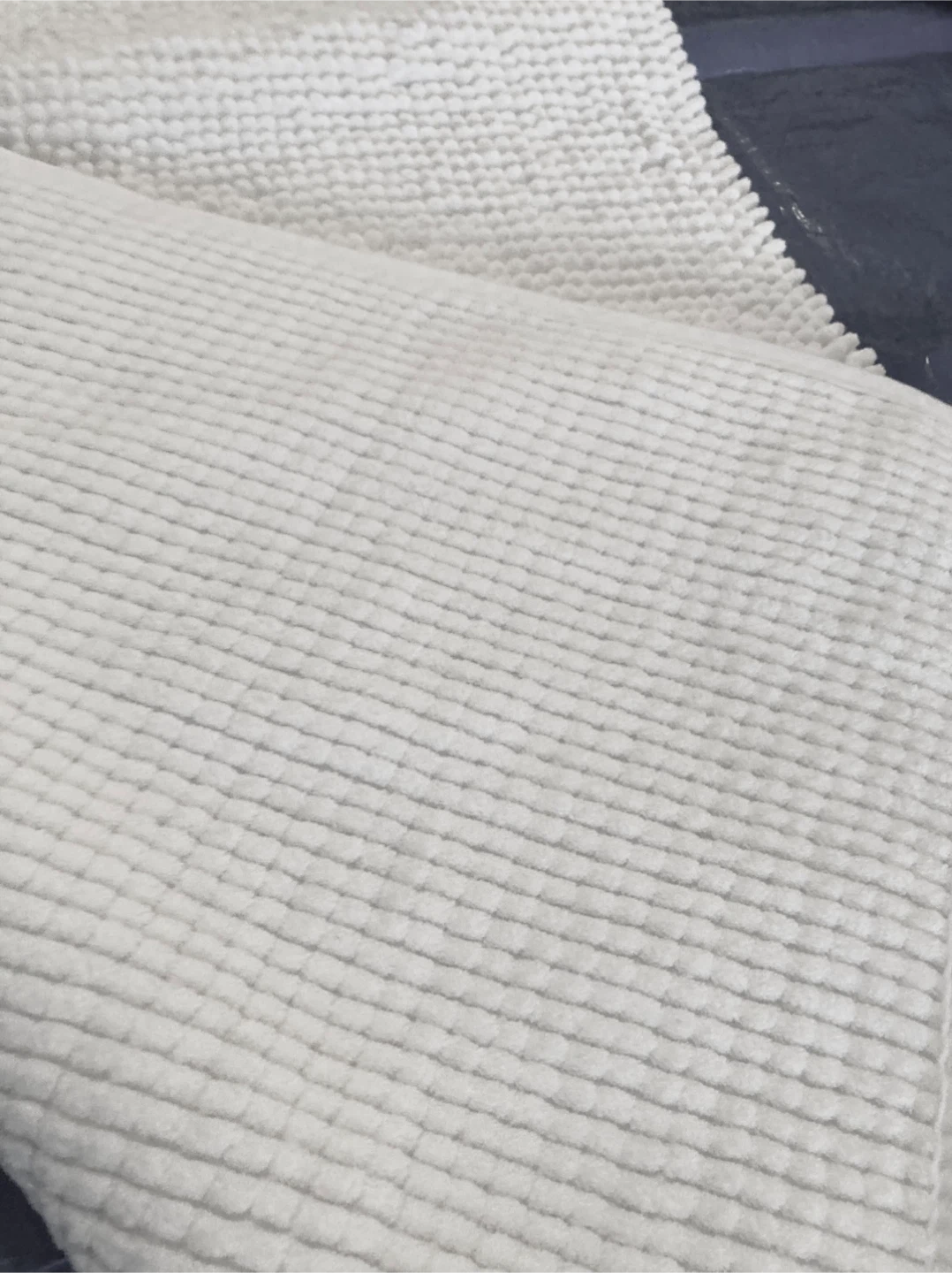 White washroom floor mat - photo 3