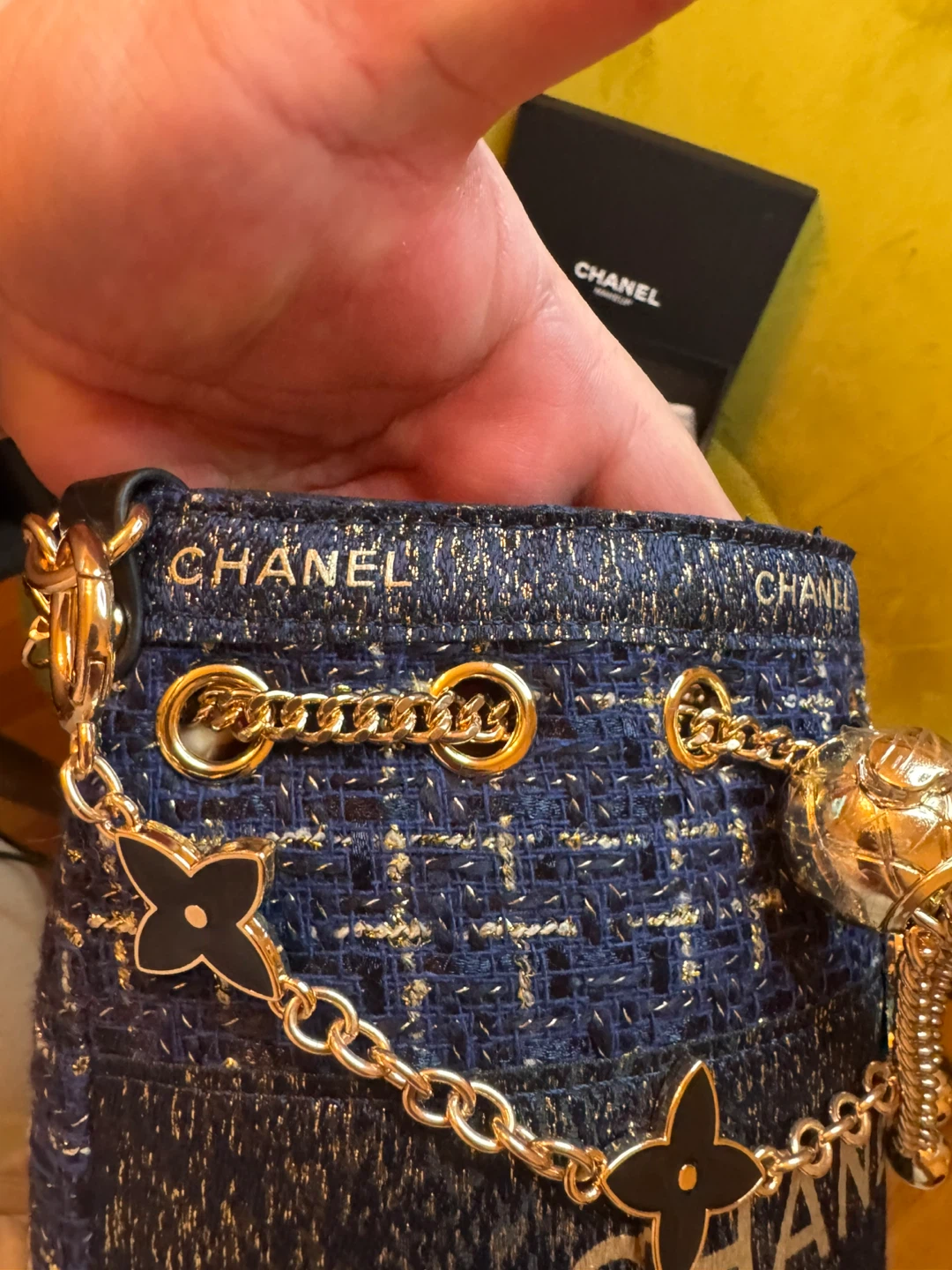 Chanel VIP gift with purchase Beauté Bucket Bag - photo 3