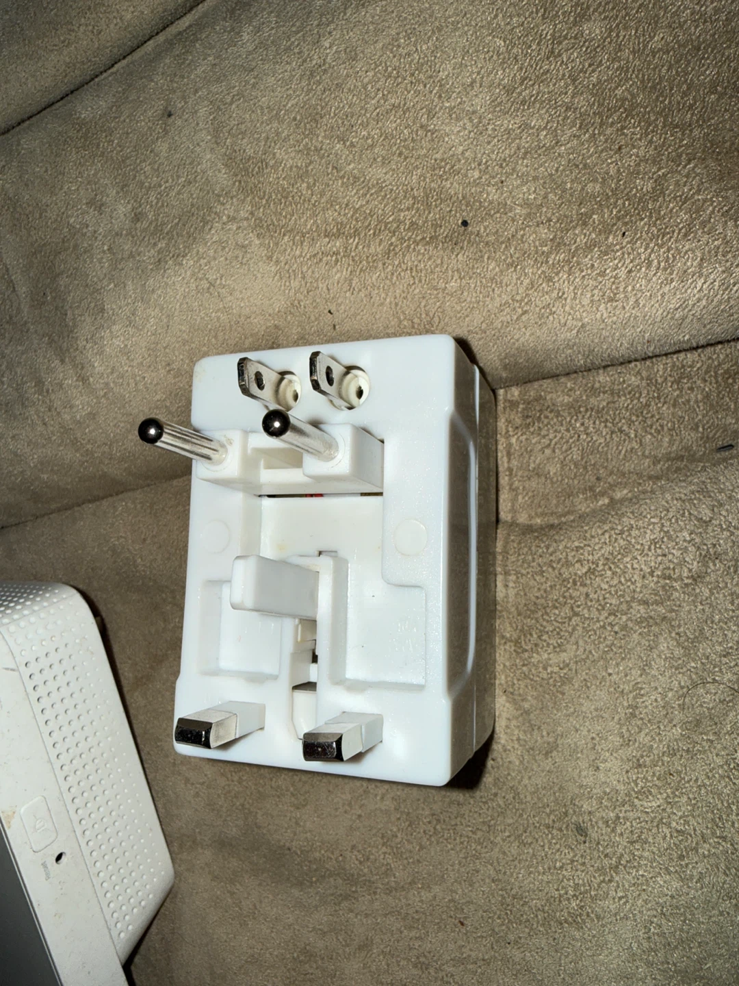 Sestini Universal Travel Adapter - photo 2