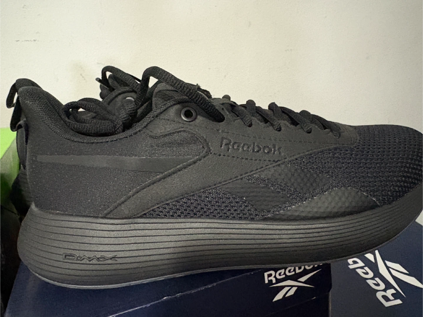 Reebok Black shoe size 9.5 - photo 2