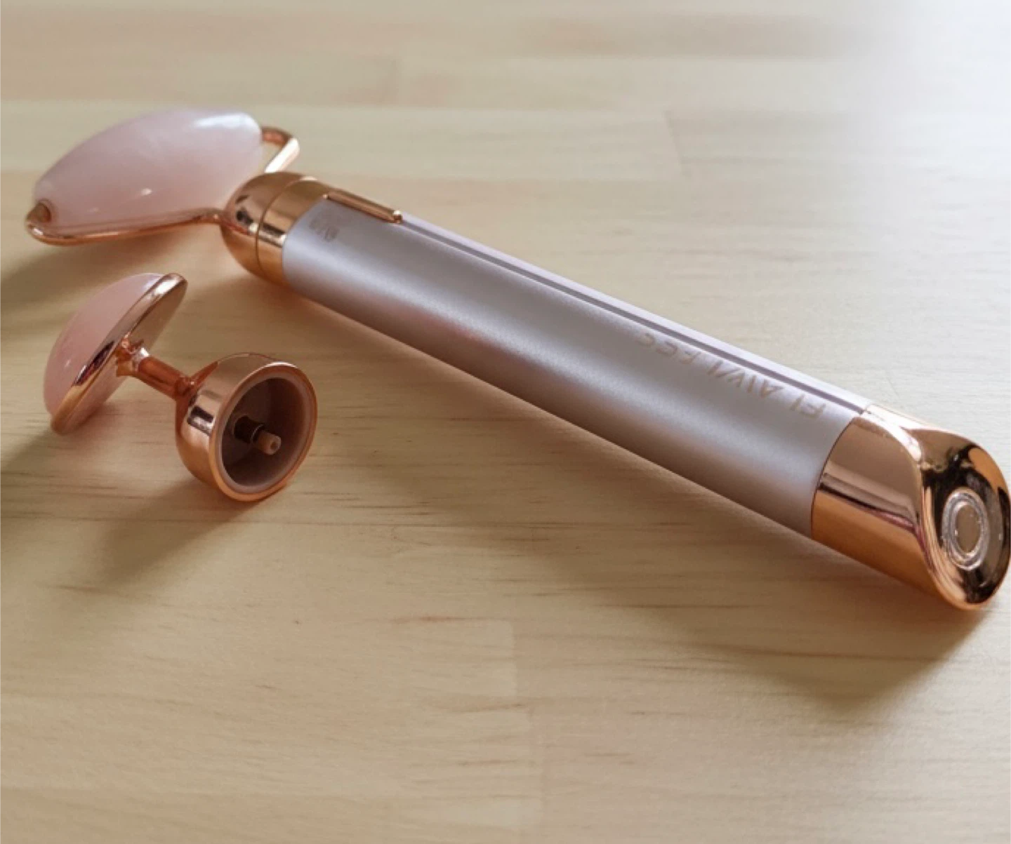 Finishing Touch Flawless Contour Vibrating Facial Roller