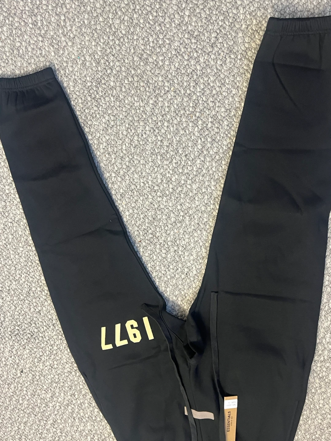 Essentials Fear of God Black 1977 Set - Size Small - photo 3