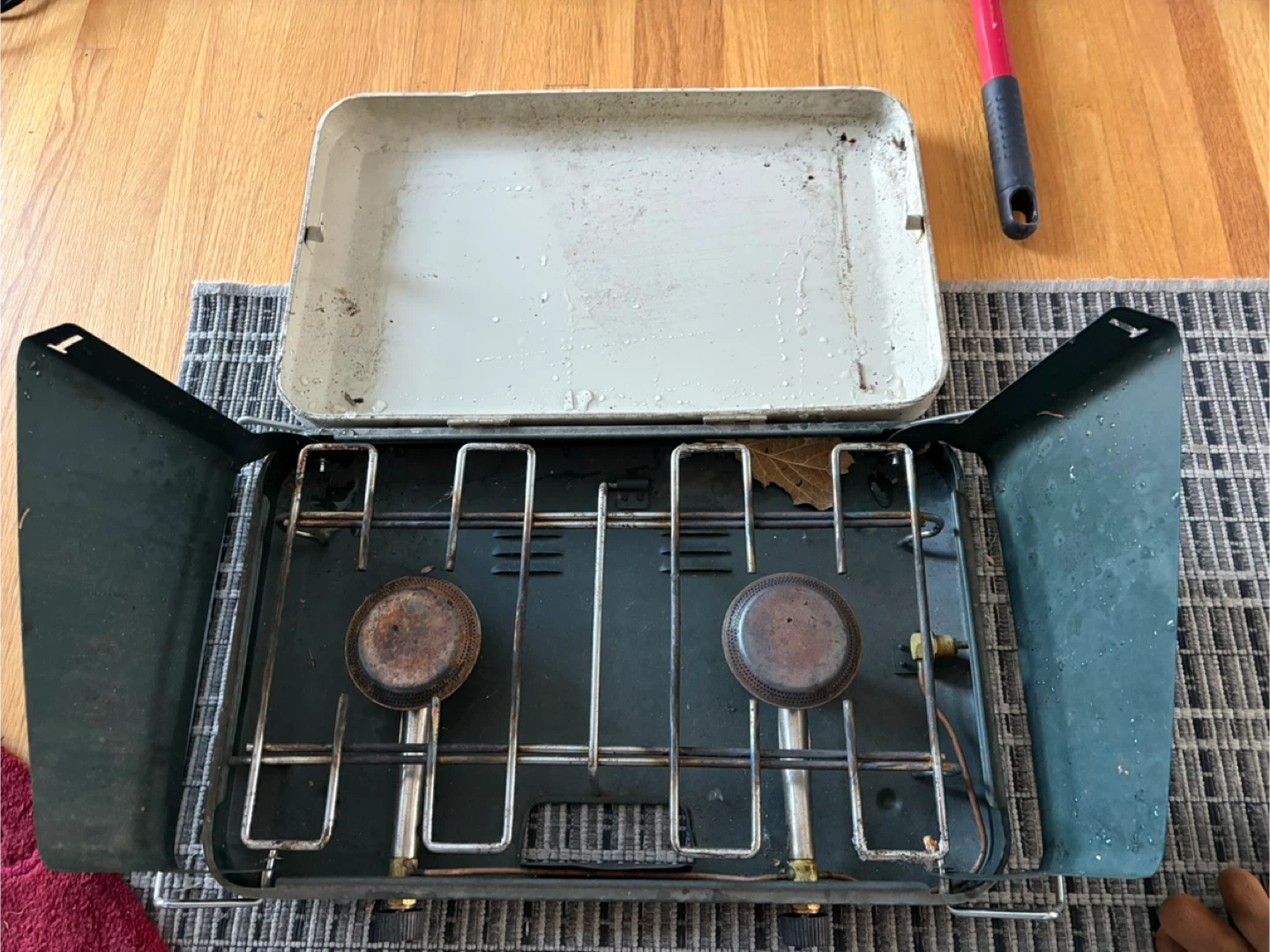 Vintage Camping Stove - photo 4