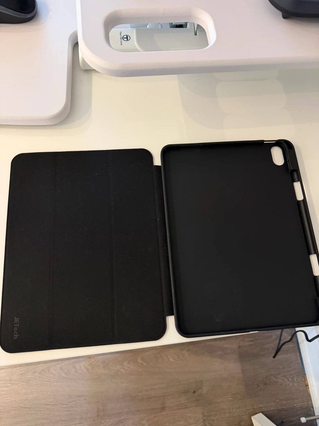 iPad Air 5th/4th Gen Soft TPU Case (unused) - photo 4