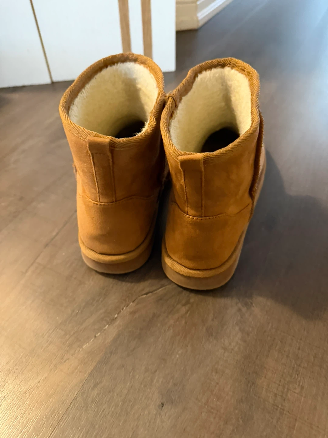 Brown Winter Boots size 9 - photo 4