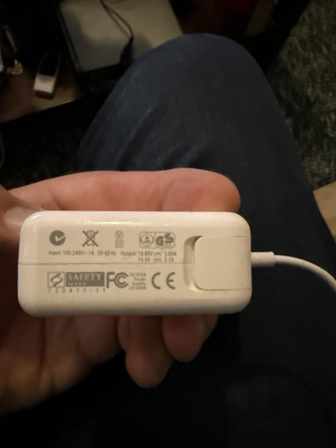 Apple 45W Power Adapter - photo 3