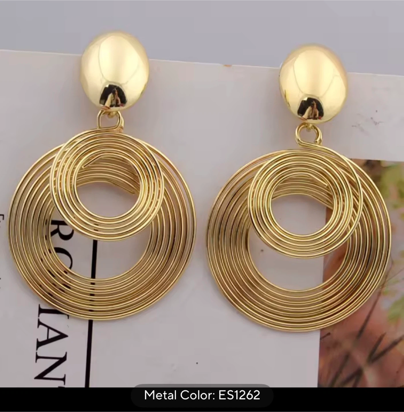 Round party statement Earrings - Gold Tone