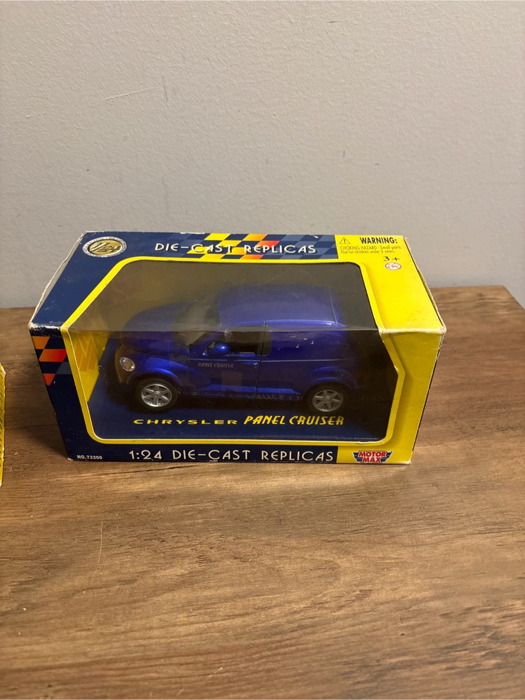 Motor Max Chrysler Panel Cruiser Die-Cast Replicas 1:24 - photo 3