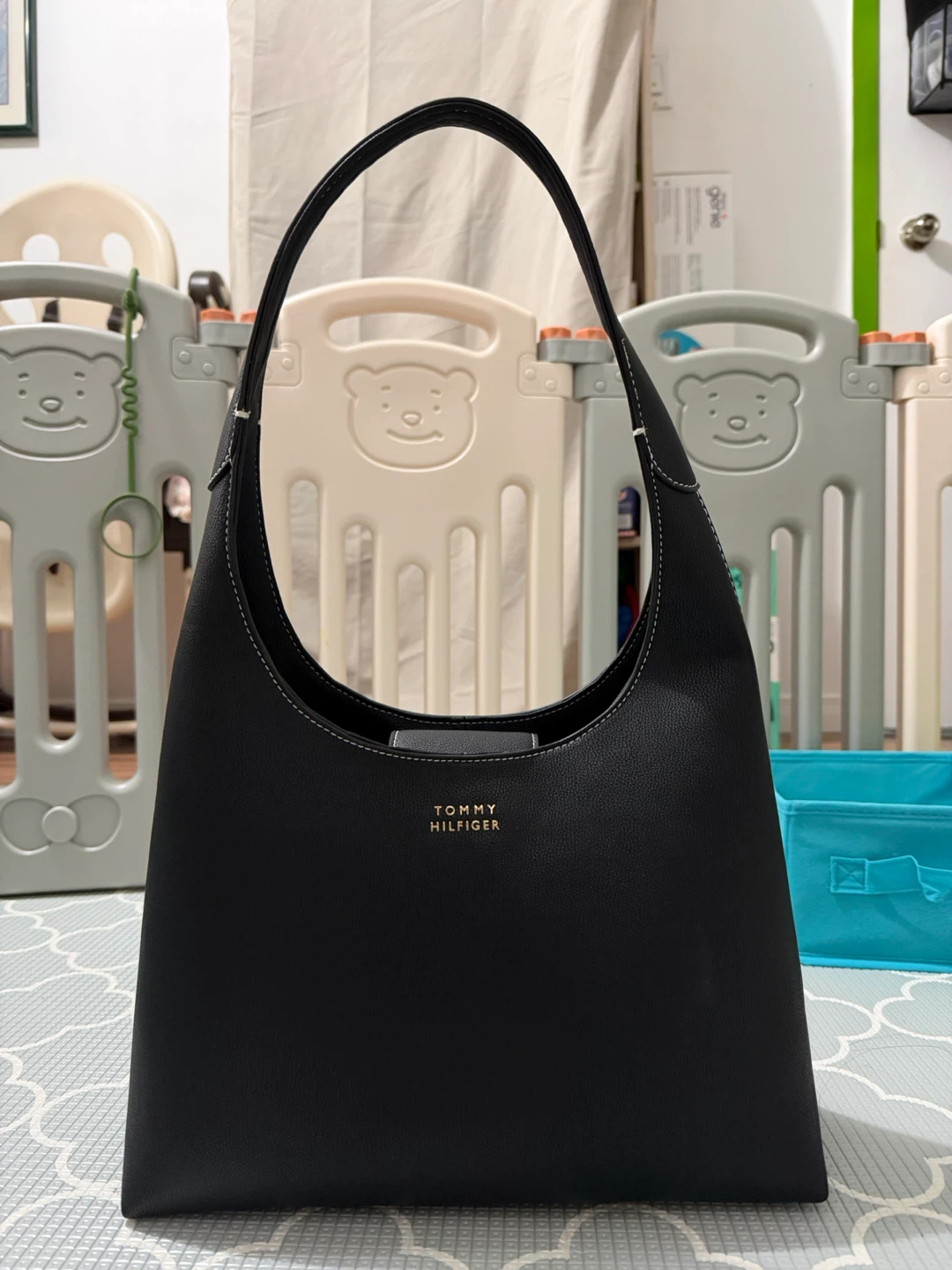 Tommy Hilfiger Black Shoulder Bag