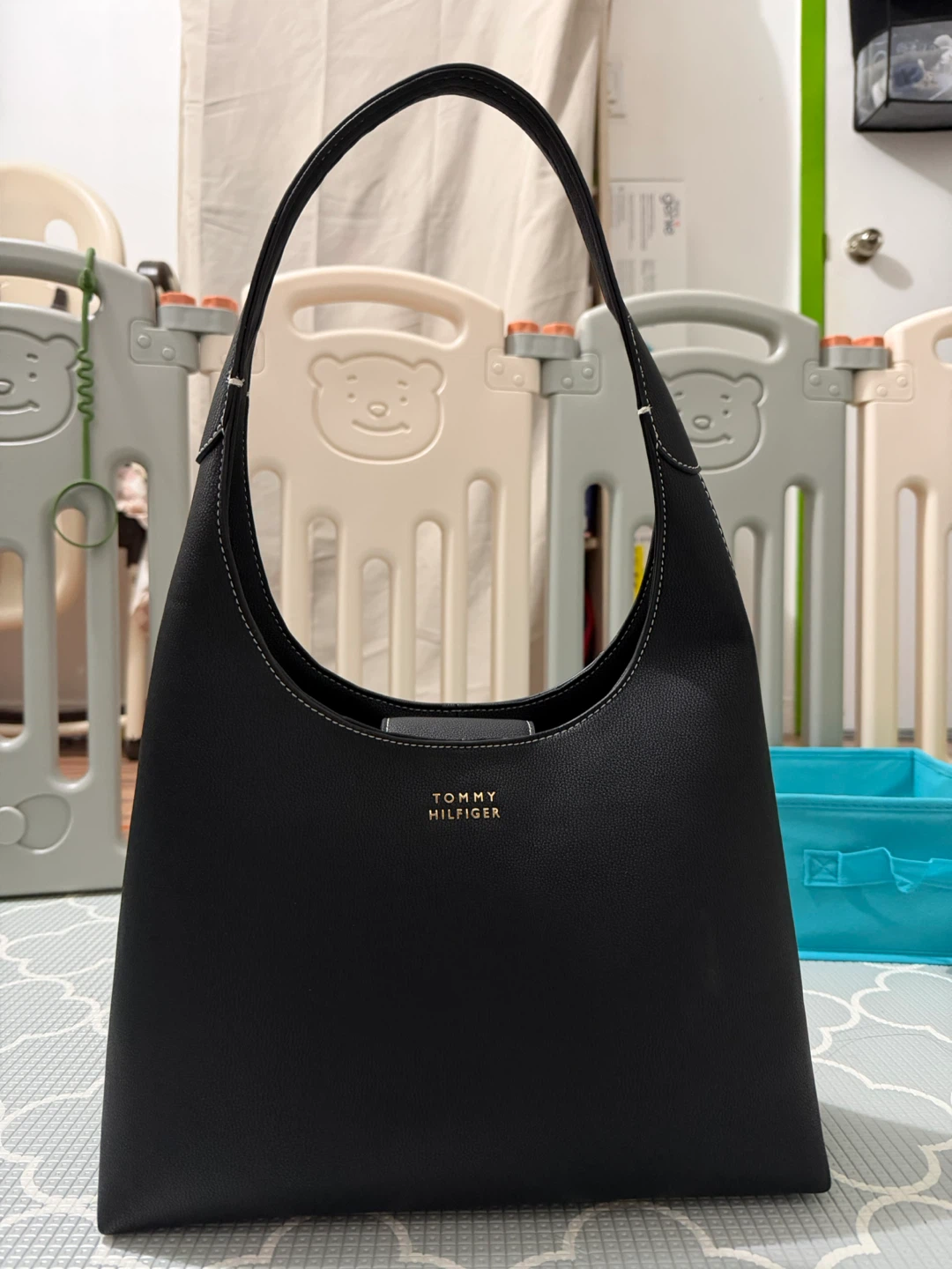 Tommy Hilfiger Black Shoulder Bag - photo 2