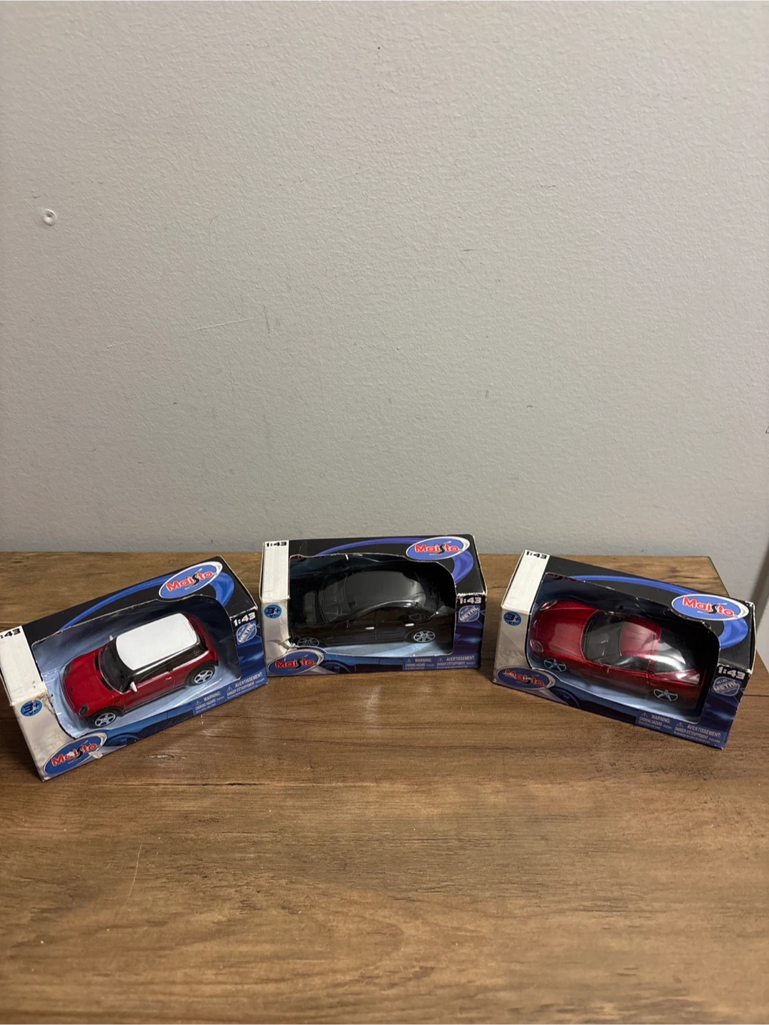 Maisto 1:43 Diecast Car - Mini Cooper, Black Car, Red Car
