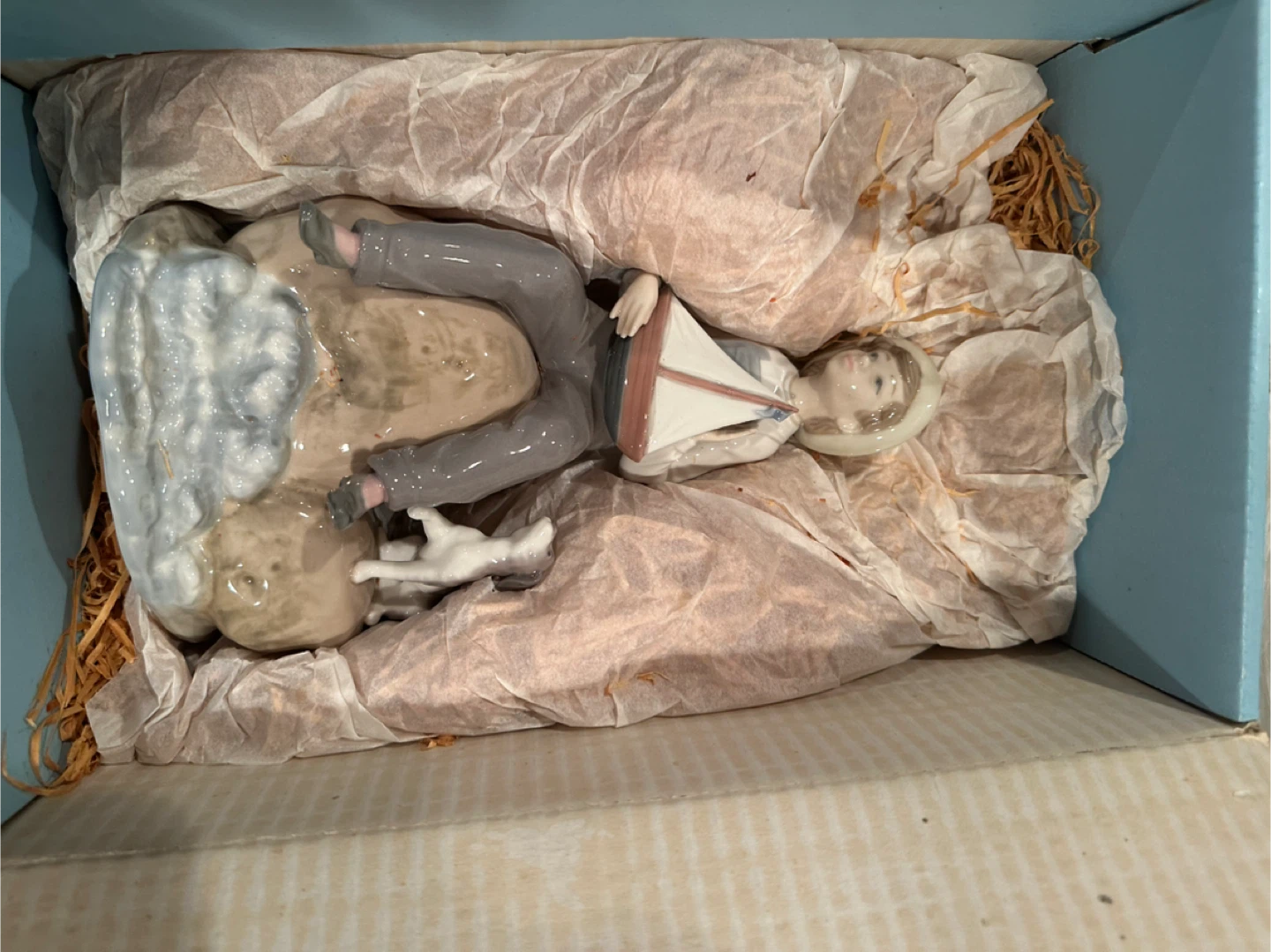 Lladro "Niño con Barquita" Figurine #5166 with Box - photo 2