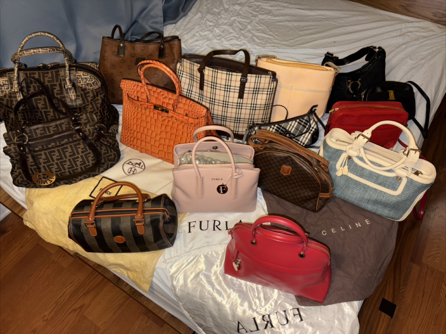 Designer Handbag Collection - photo 2