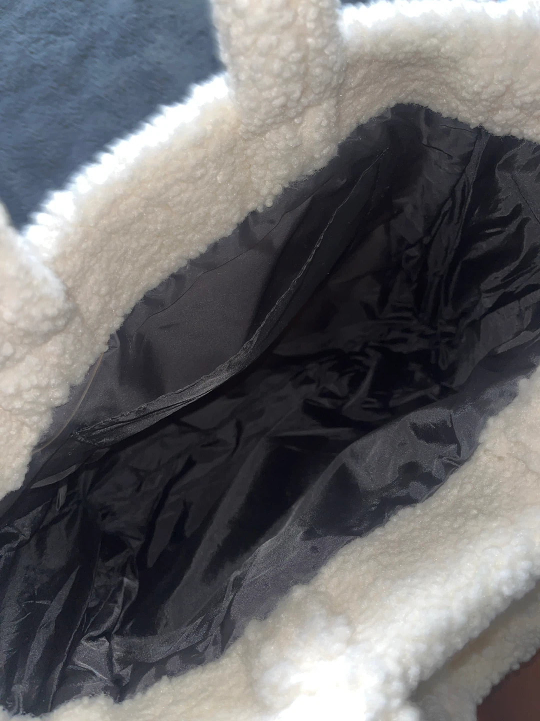 NEW Victoria Secret Cream Sherpa Tote Bag - photo 3