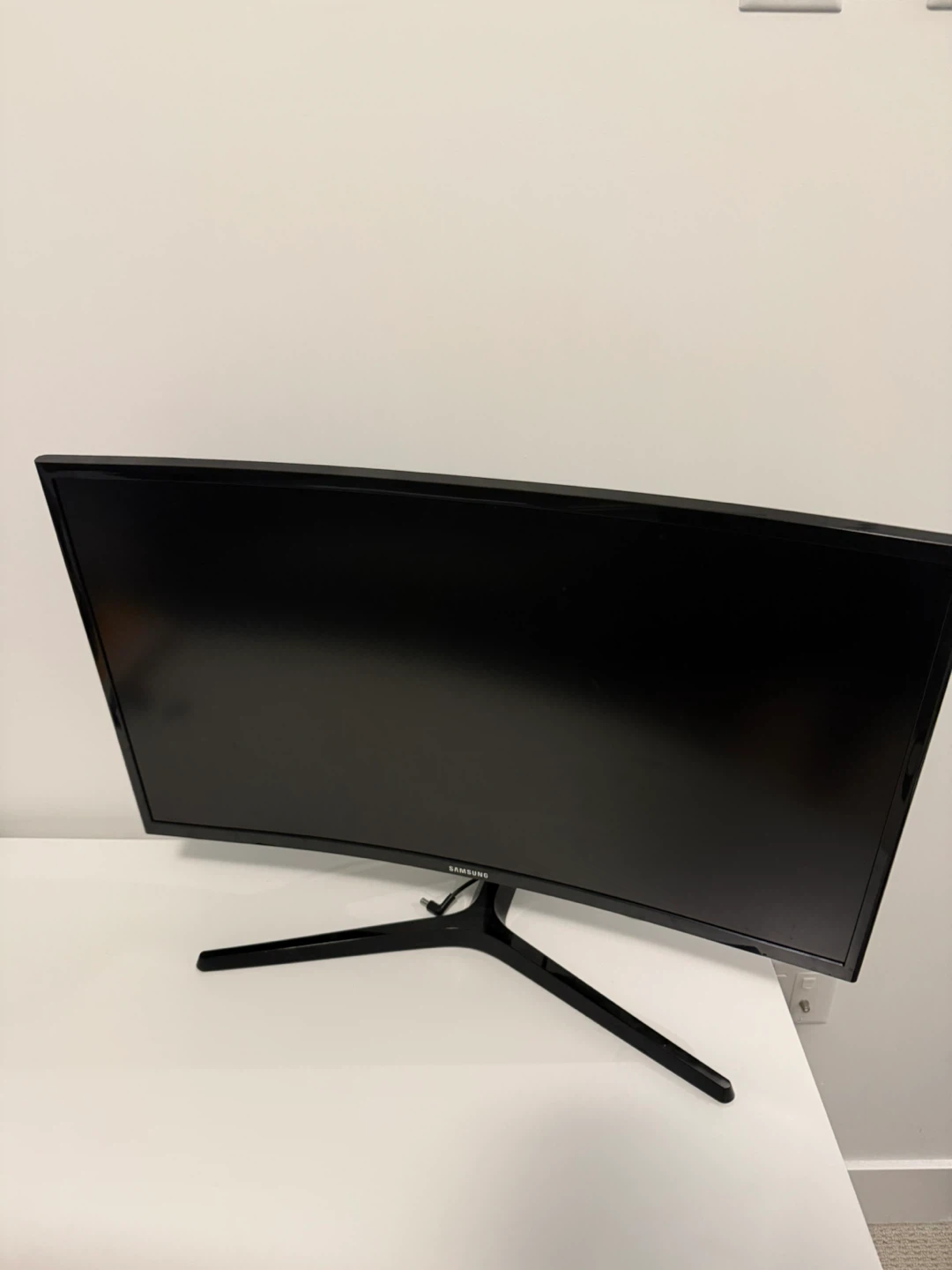Samsung Curved Monitor - photo 2