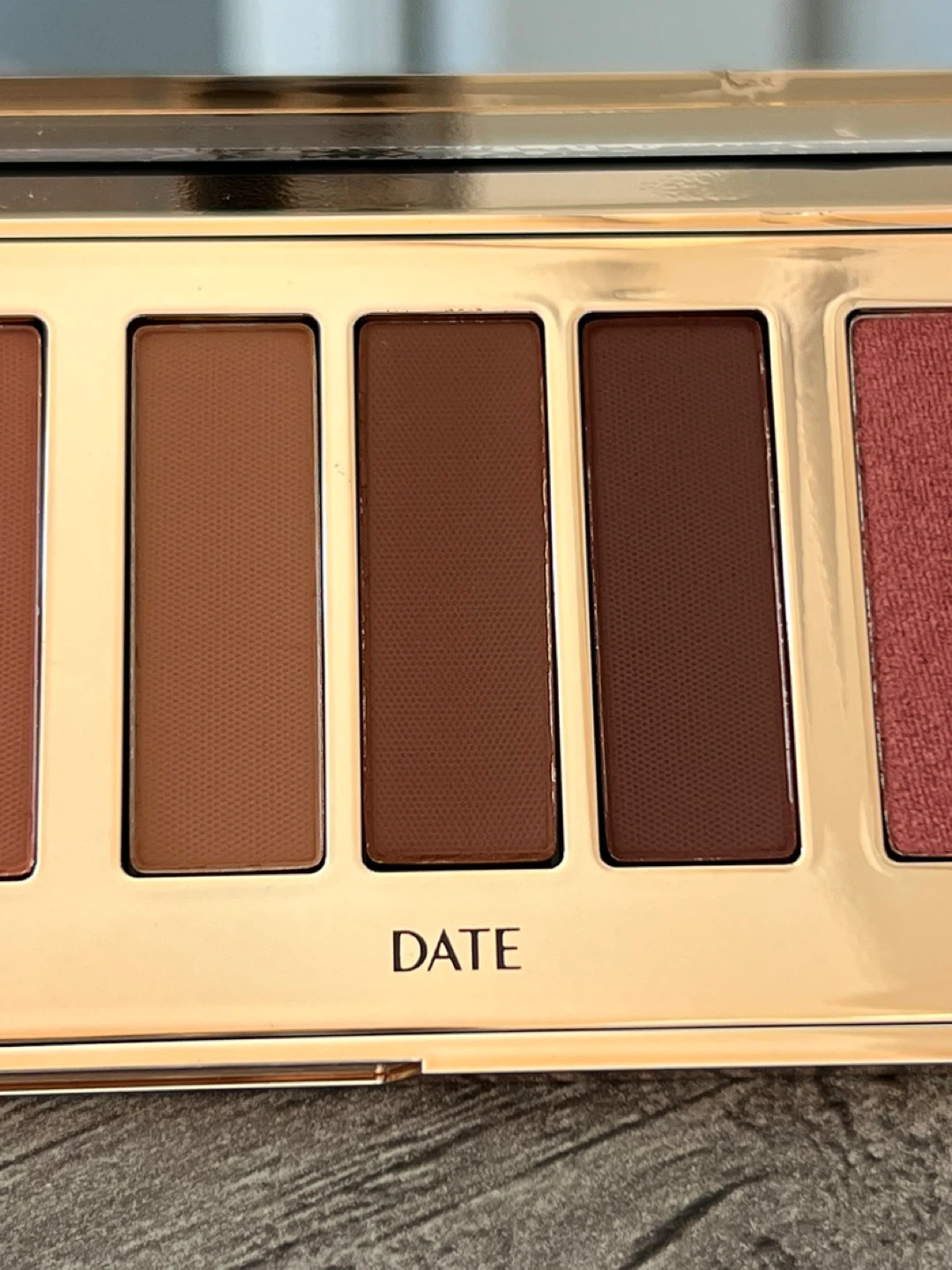 Charlotte Tilbury The Super Nudes Easy Eye Palette - photo 3