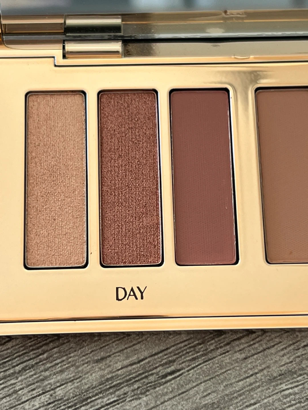 Charlotte Tilbury The Super Nudes Easy Eye Palette - photo 5
