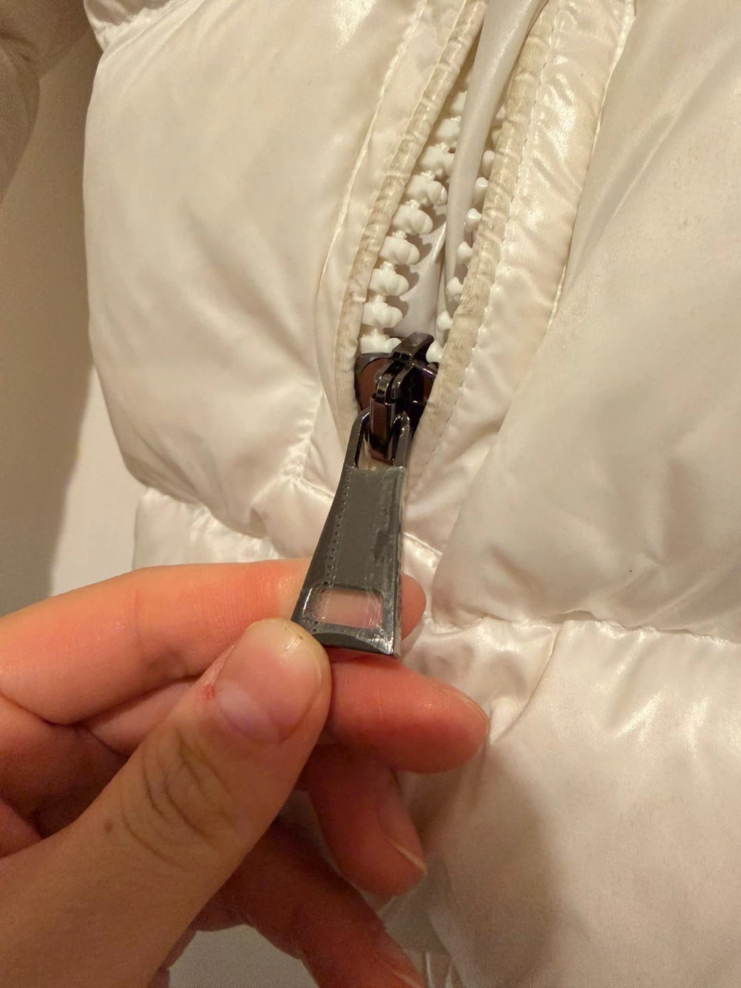 Authentic Moncler Maya Puffer Down Jacket Women’s Size 00 White - photo 5