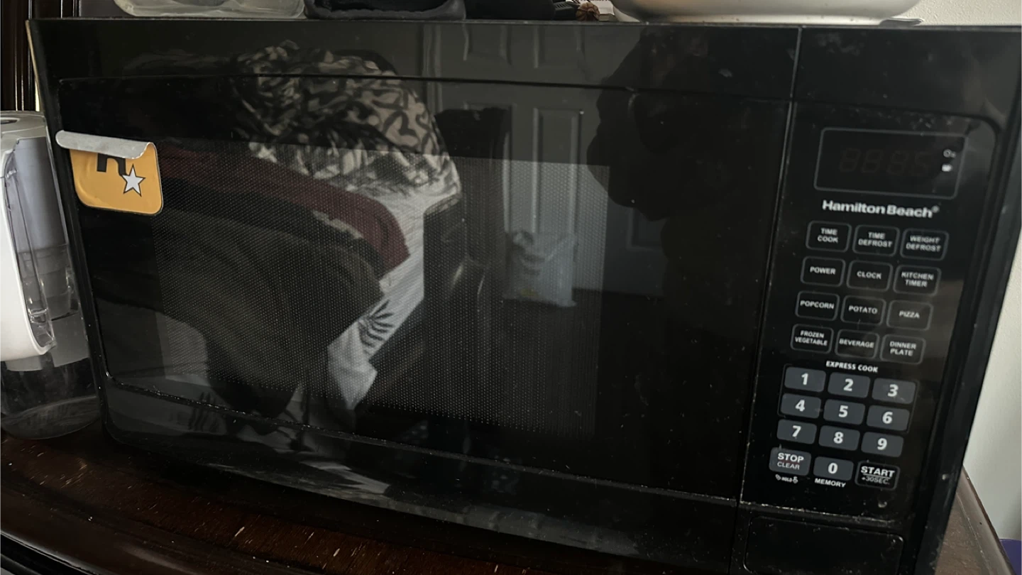 Hamilton Beach Black Microwave Oven - photo 2