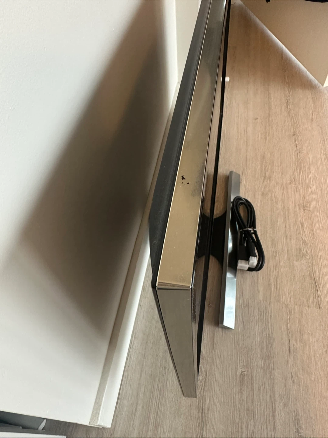 Samsung 28" UHD Monitor - photo 2