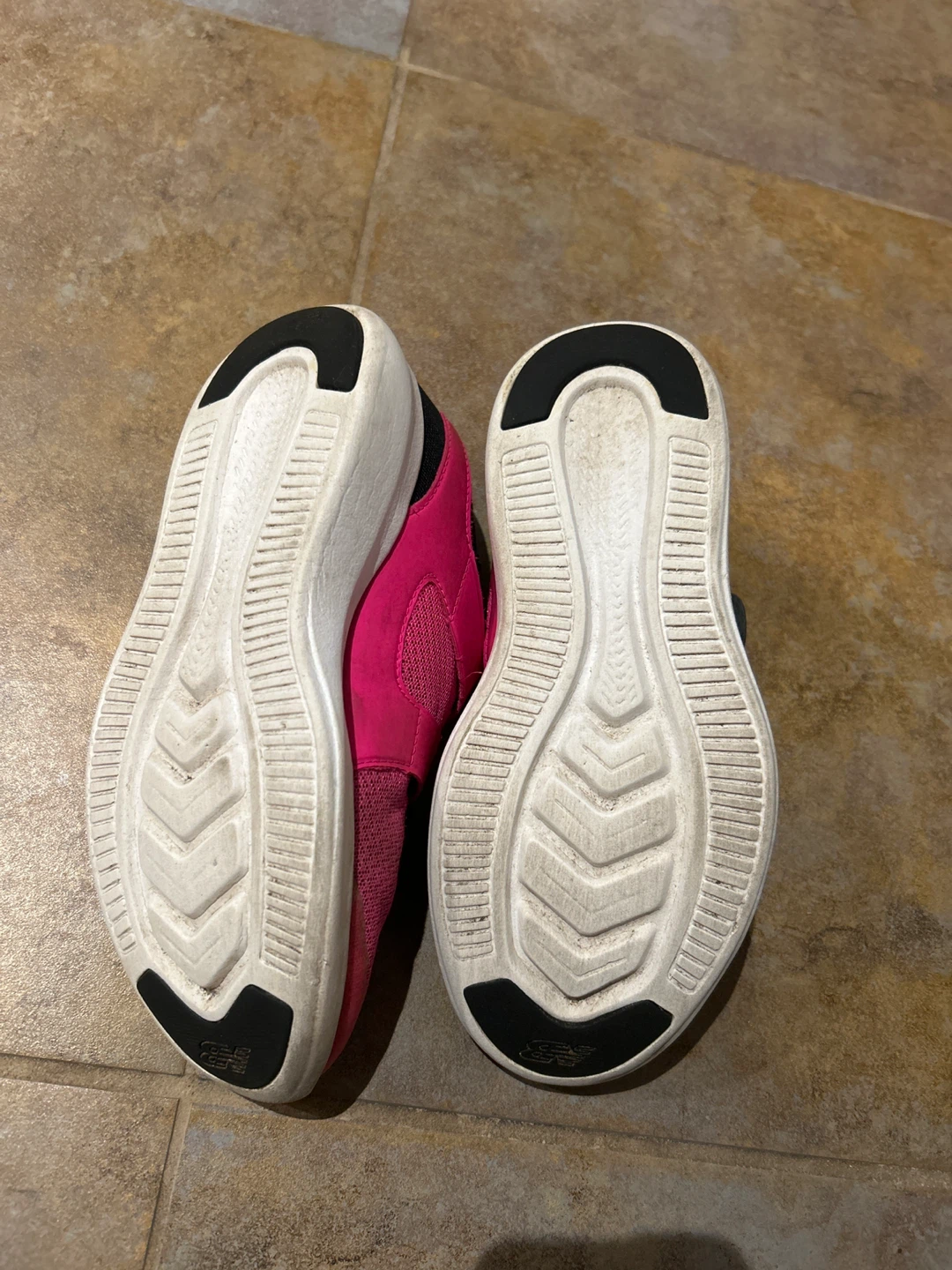 New Balance Pink Kids Shoes US 4 - photo 2