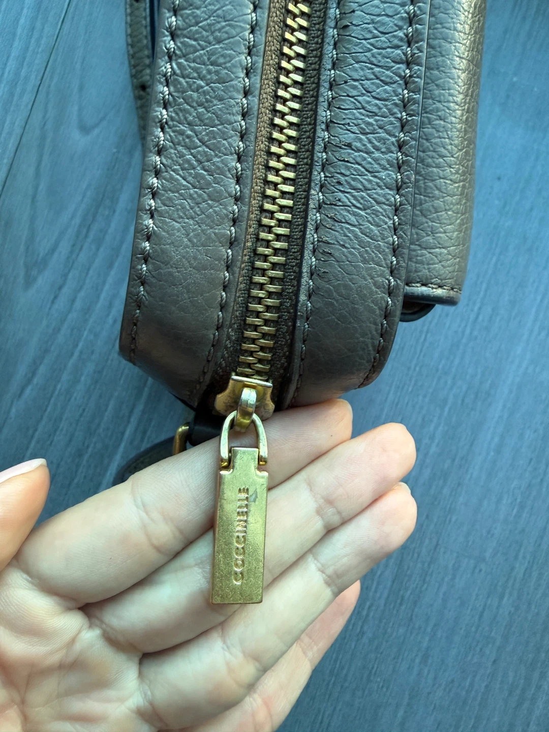 Coccinelle Beat Small Leather Crossbody Bag - photo 3