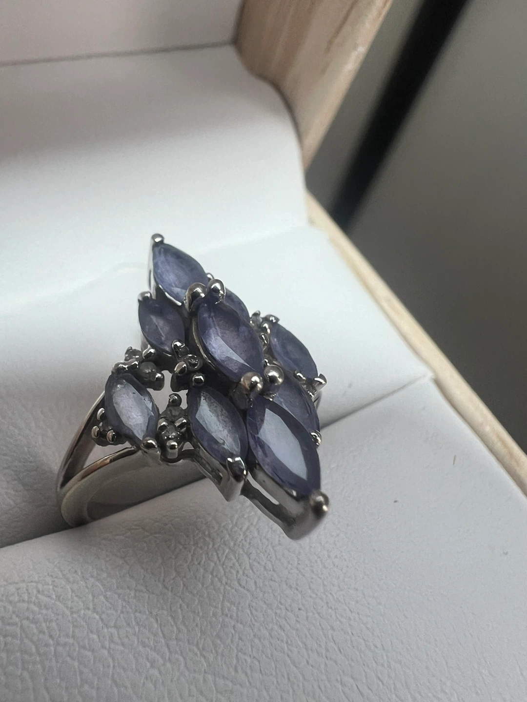 10 k Ring with Purple tanzanites - photo 4