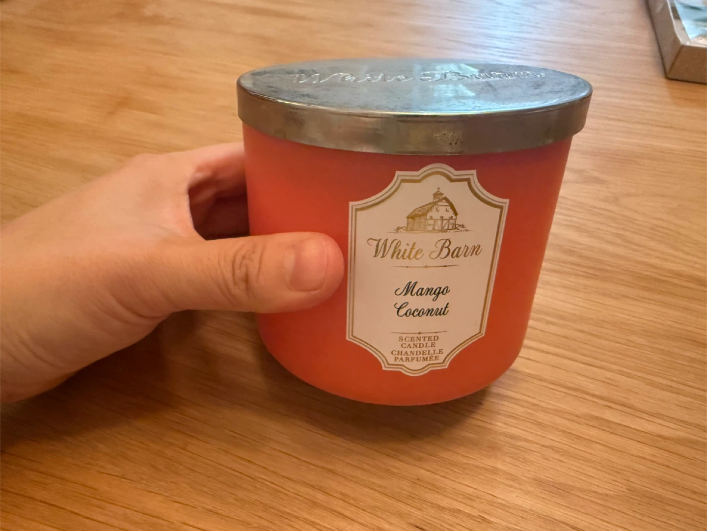 White Barn Mango Coconut Scented Candle