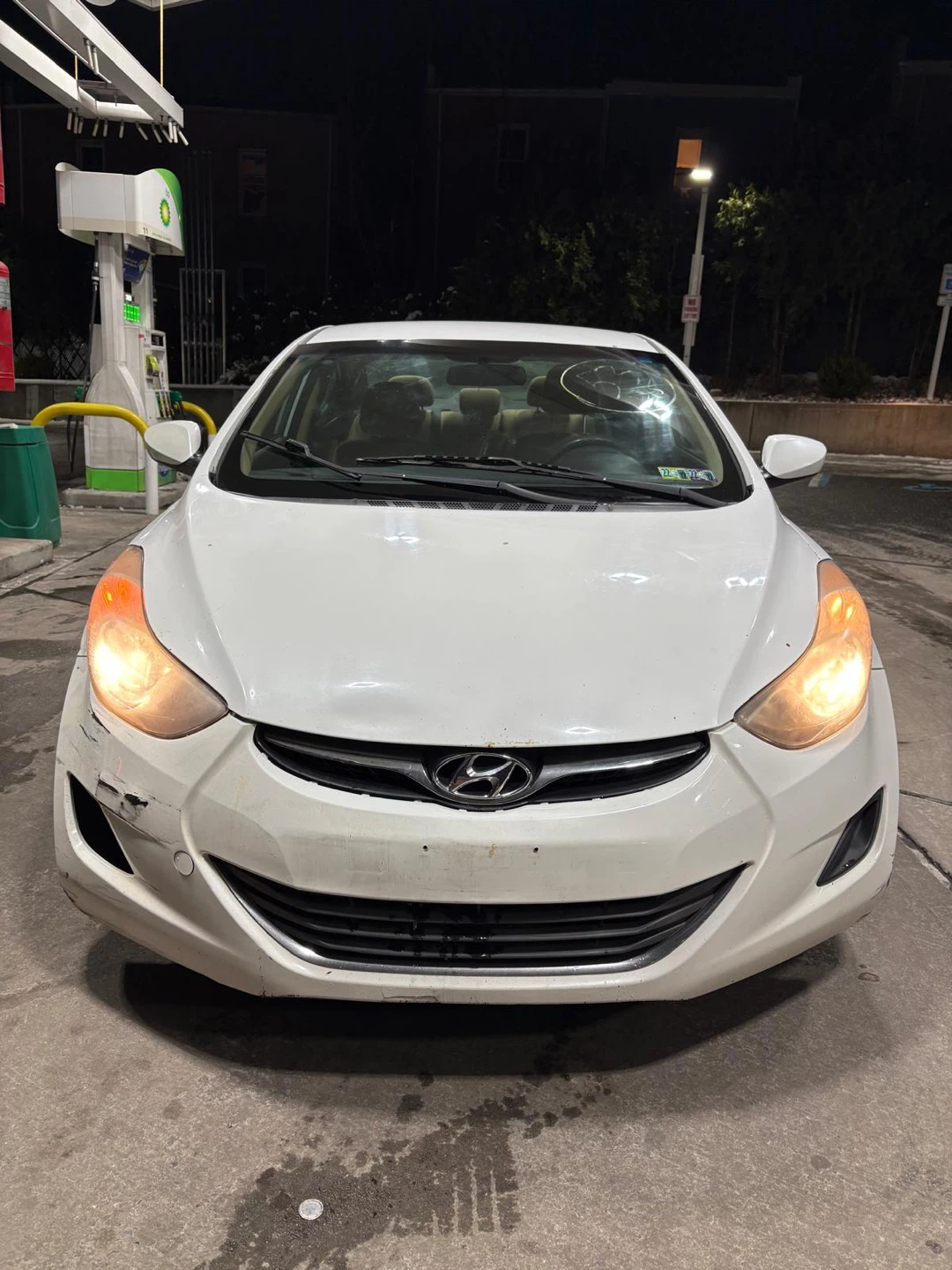 White Hyundai Elantra - 170842 miles