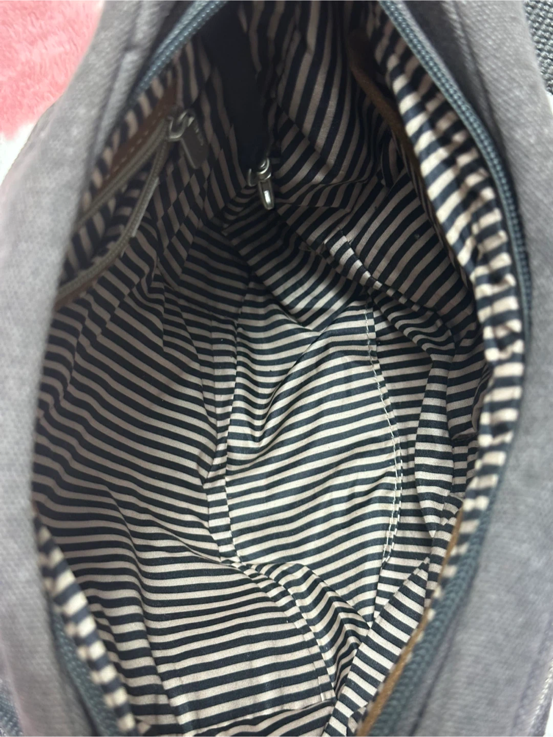 Travelon Anti-Theft Crossbody Bag - Grey - photo 5