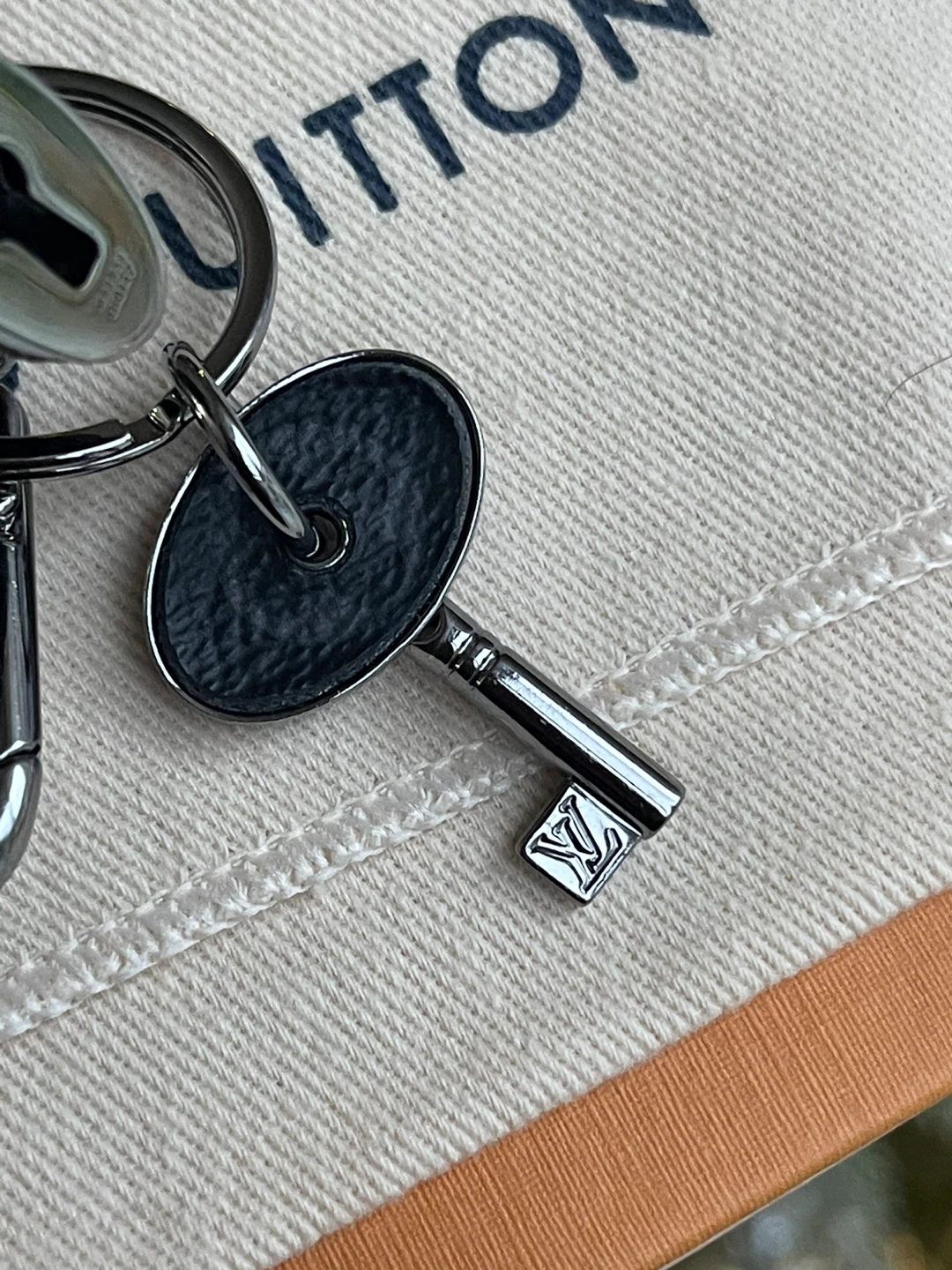 Louis Vuitton Padlock and Key Set - photo 3