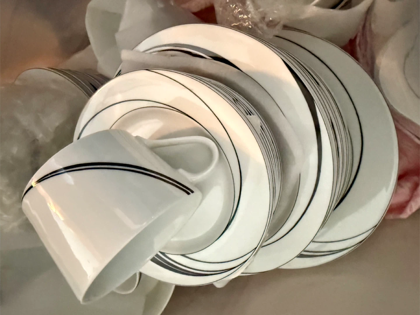 Block Spal White Pearl Dinnerware Set