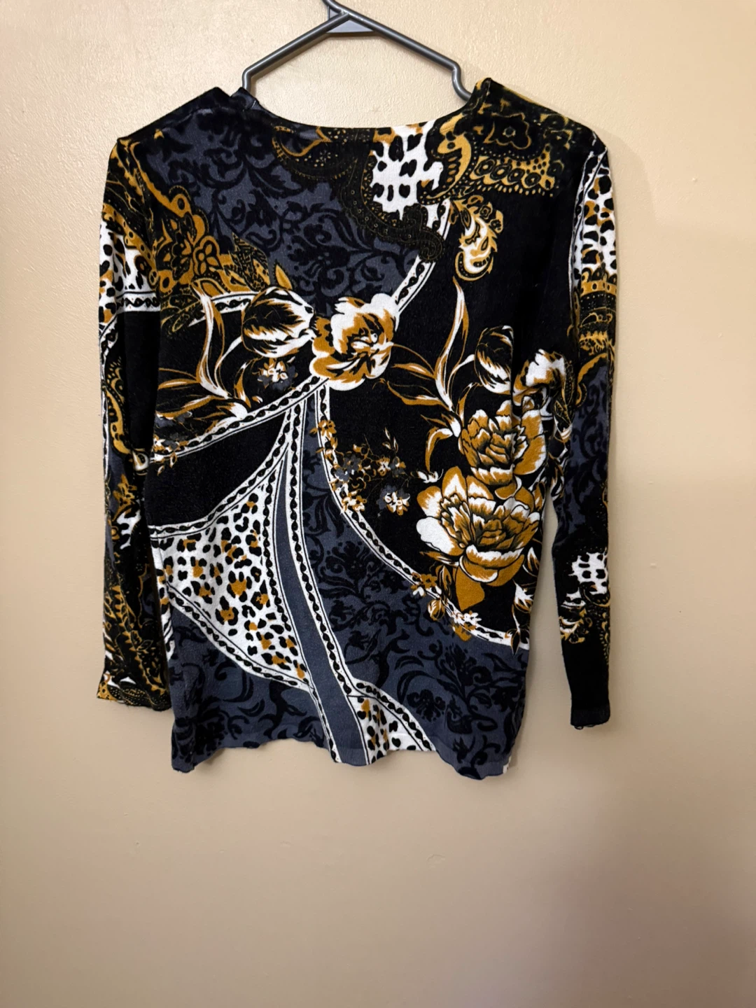 Black, White, Grey & Gold Floral Print Women’s Top - photo 2