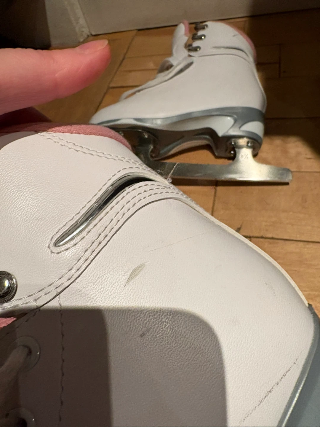 White Figure Skates - youth size 2 - photo 4