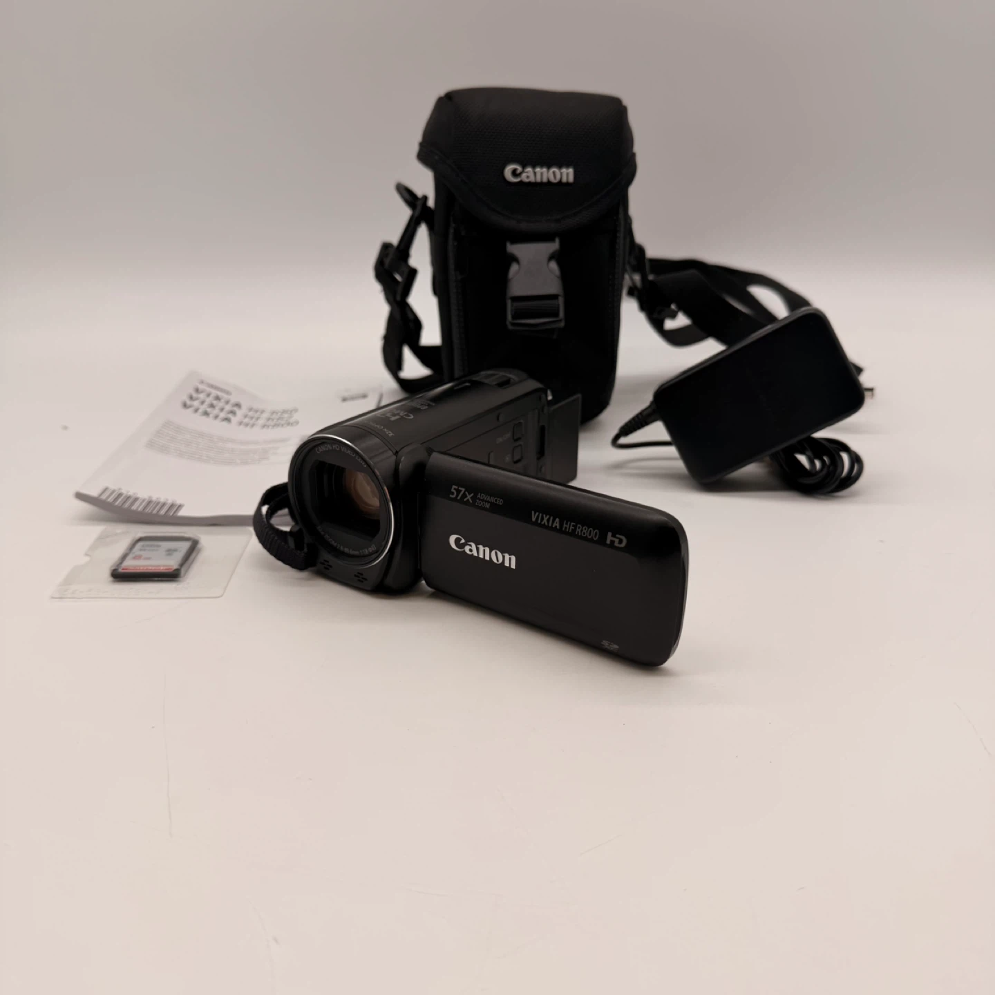 Canon VIXIA HF R800 HD Camcorder Kit + Case, Charger & 8GB SD