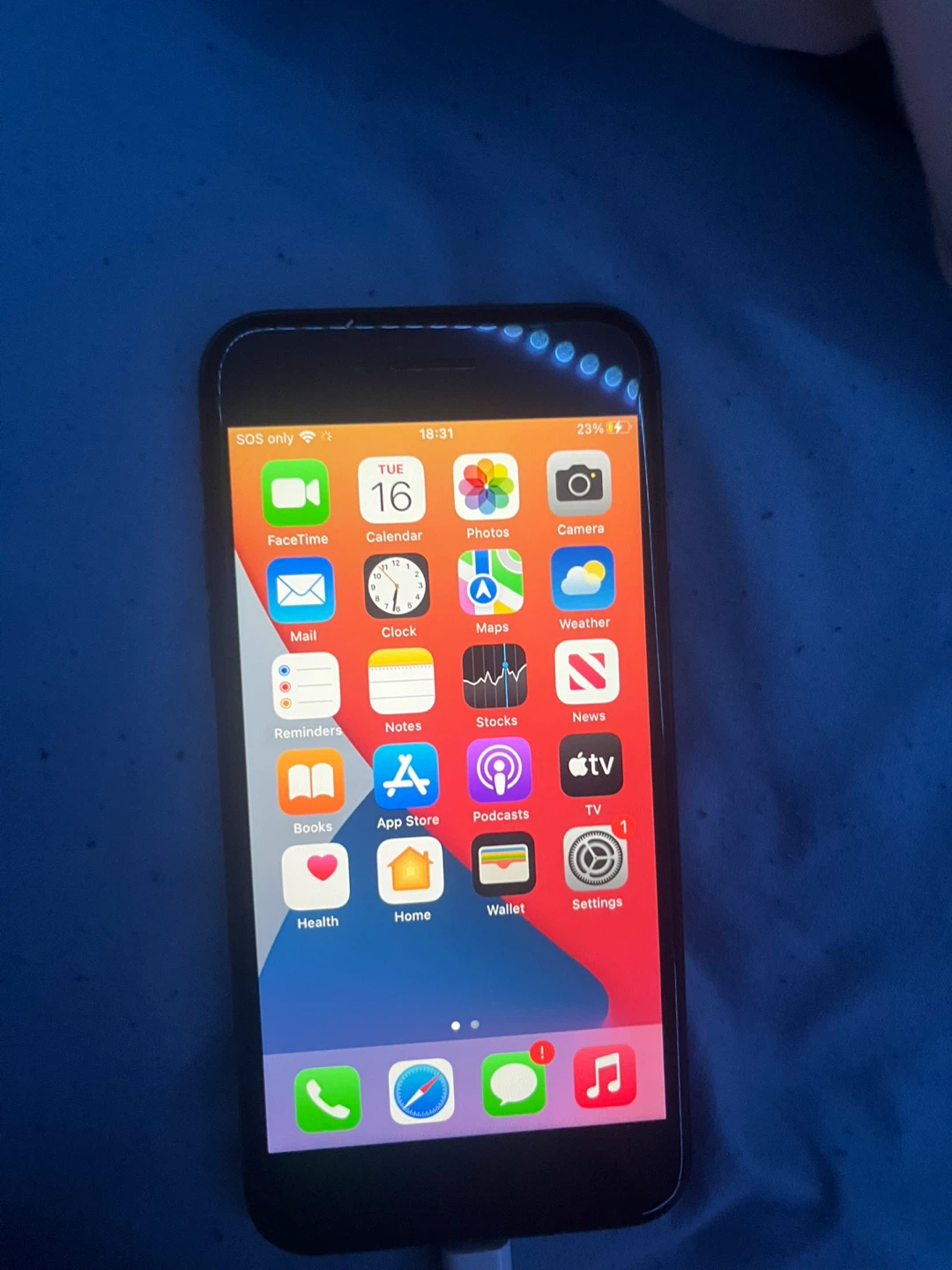 iPhone 8 Black - photo 2