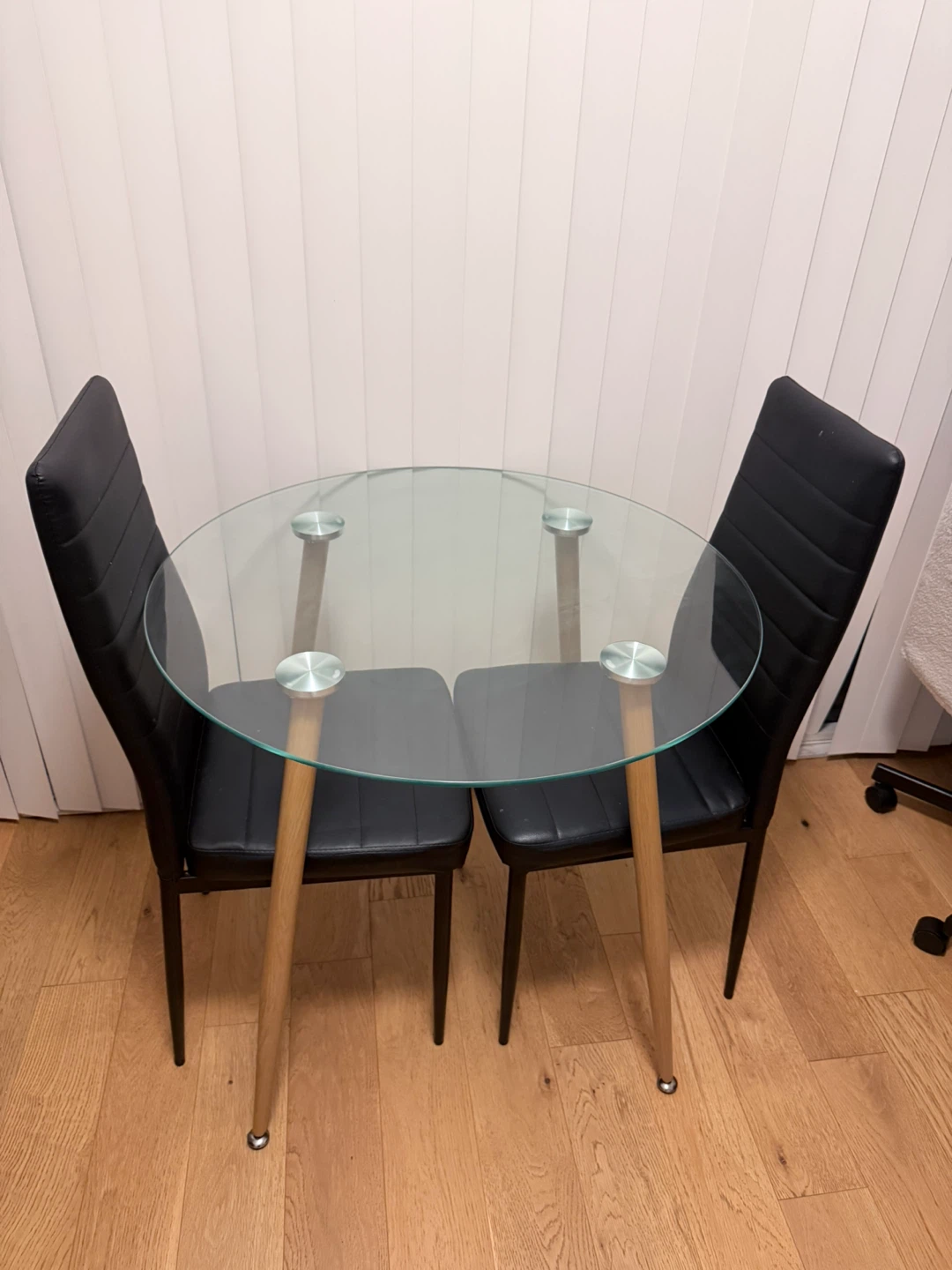 Glass Top Round Dining Table with 2-4 Chairs