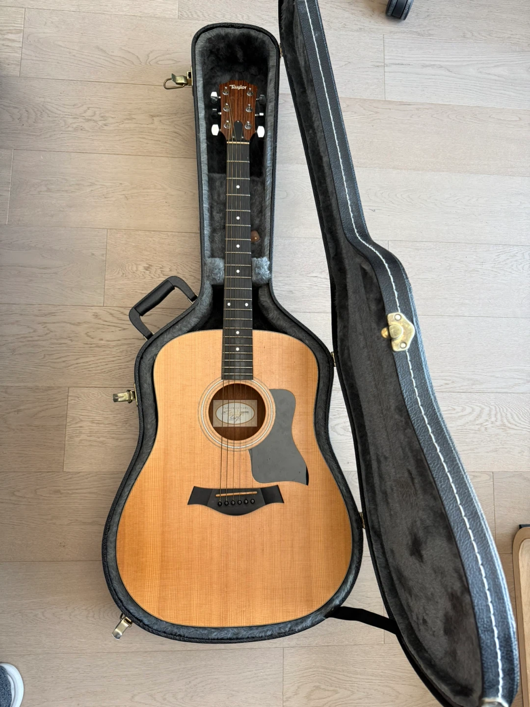 Taylor 110e Acoustic Guitar w/ Case - photo 3