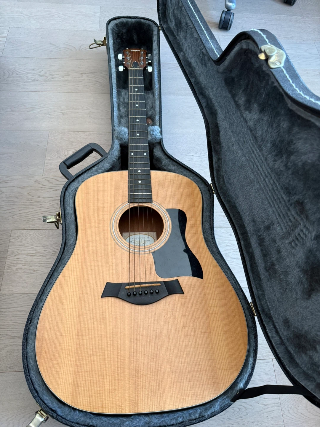 Taylor 110e Acoustic Guitar w/ Case - photo 2