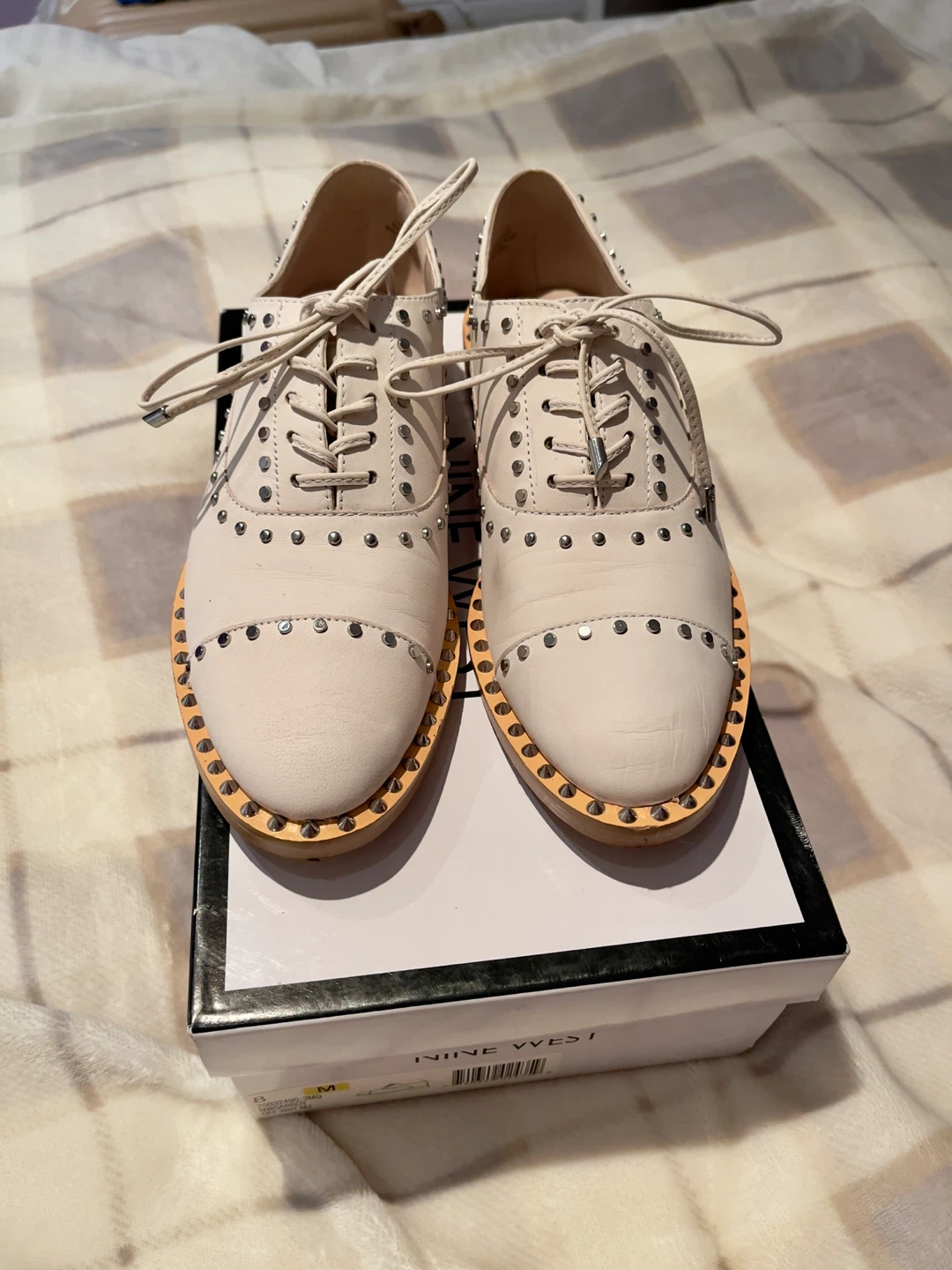 Nine West Cream Studded Oxfords - Size 8M