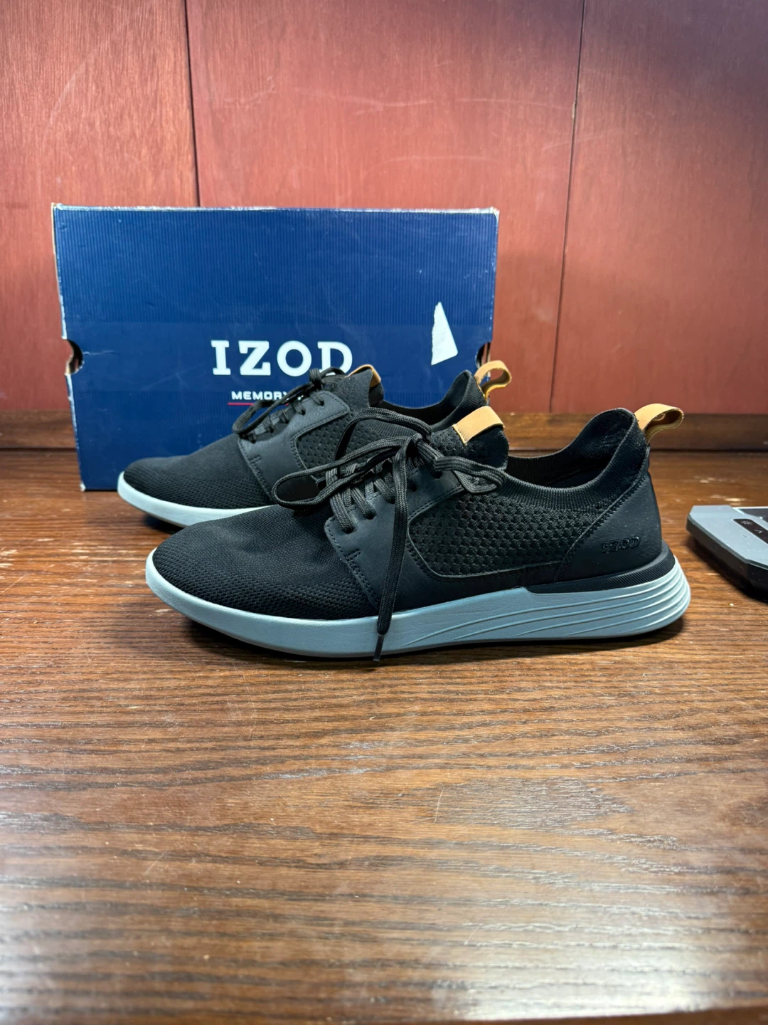 IZOD “Bannister” Men’s Lightweight Textile Sneaker Size 11 US - photo 3