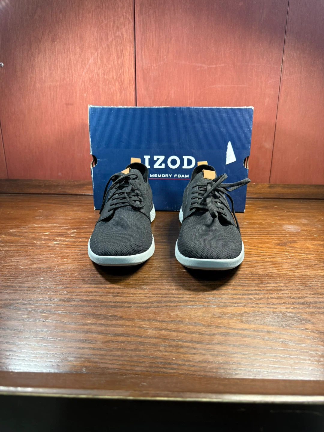 IZOD “Bannister” Men’s Lightweight Textile Sneaker Size 11 US