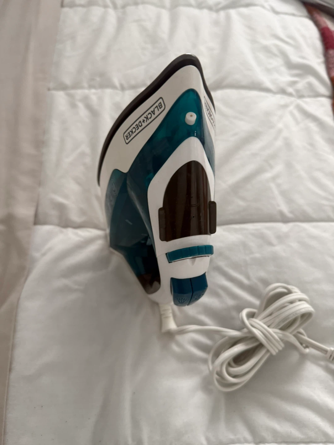 Black+Decker Easy Steam Compact Iron