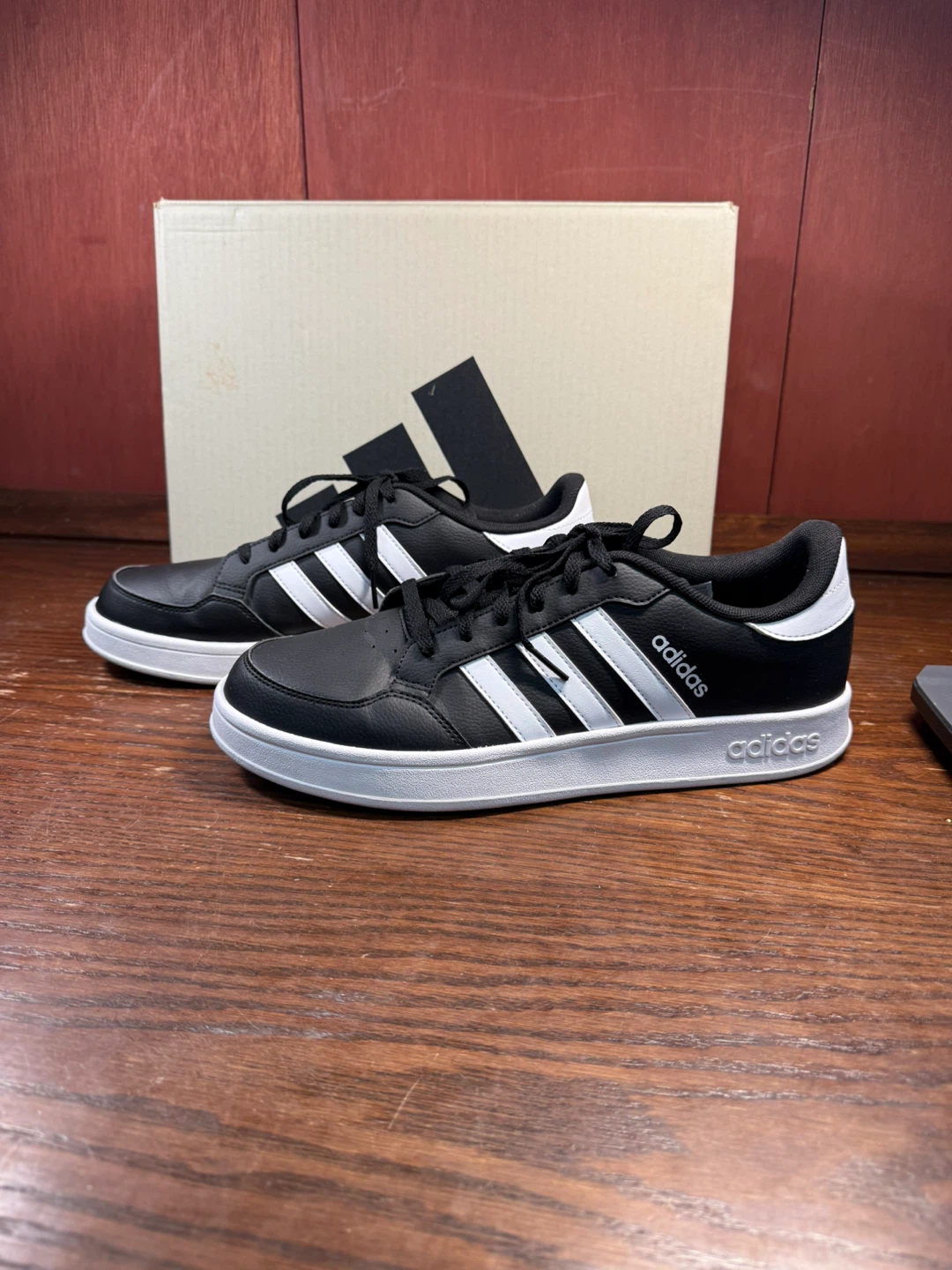 Adidas Breaknet Men’s Sneakers  Size US 11