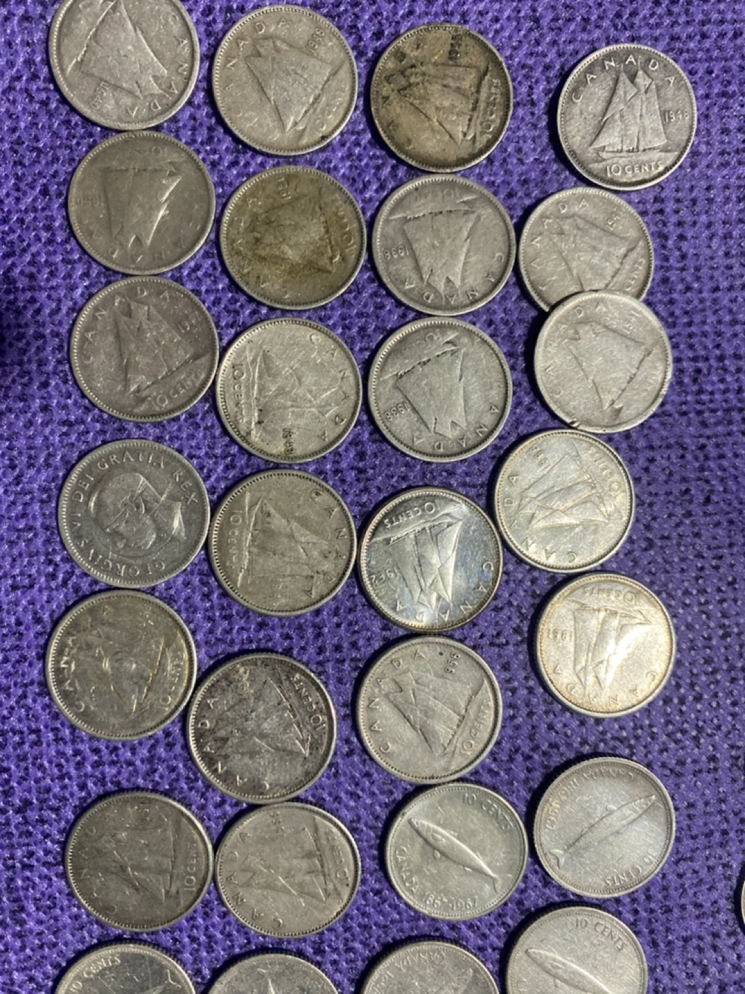 97 pieces of silver Vintage Canadian Silver Coins - photo 2