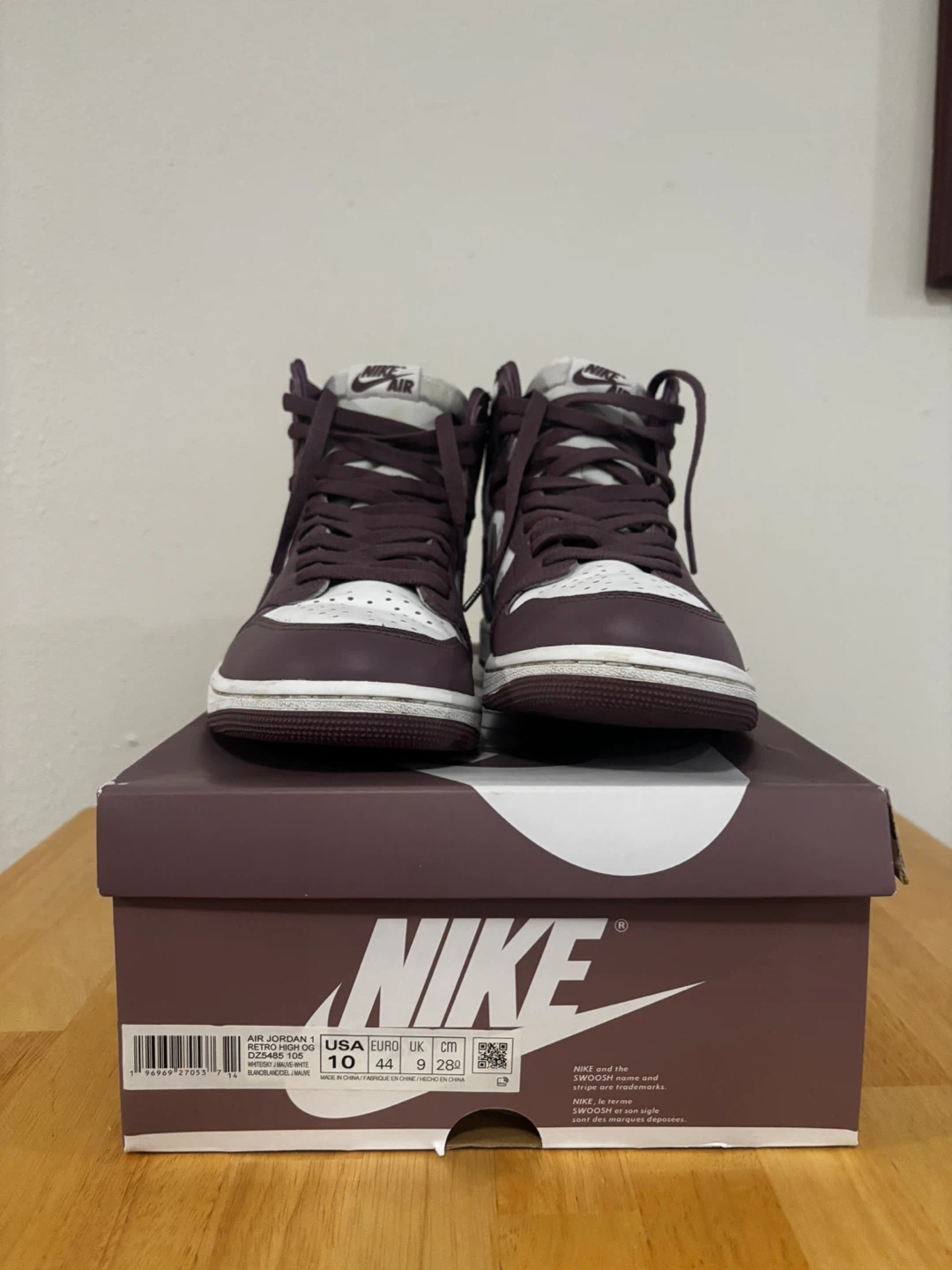 Nike Air Jordan 1 Retro High OG, Size 10