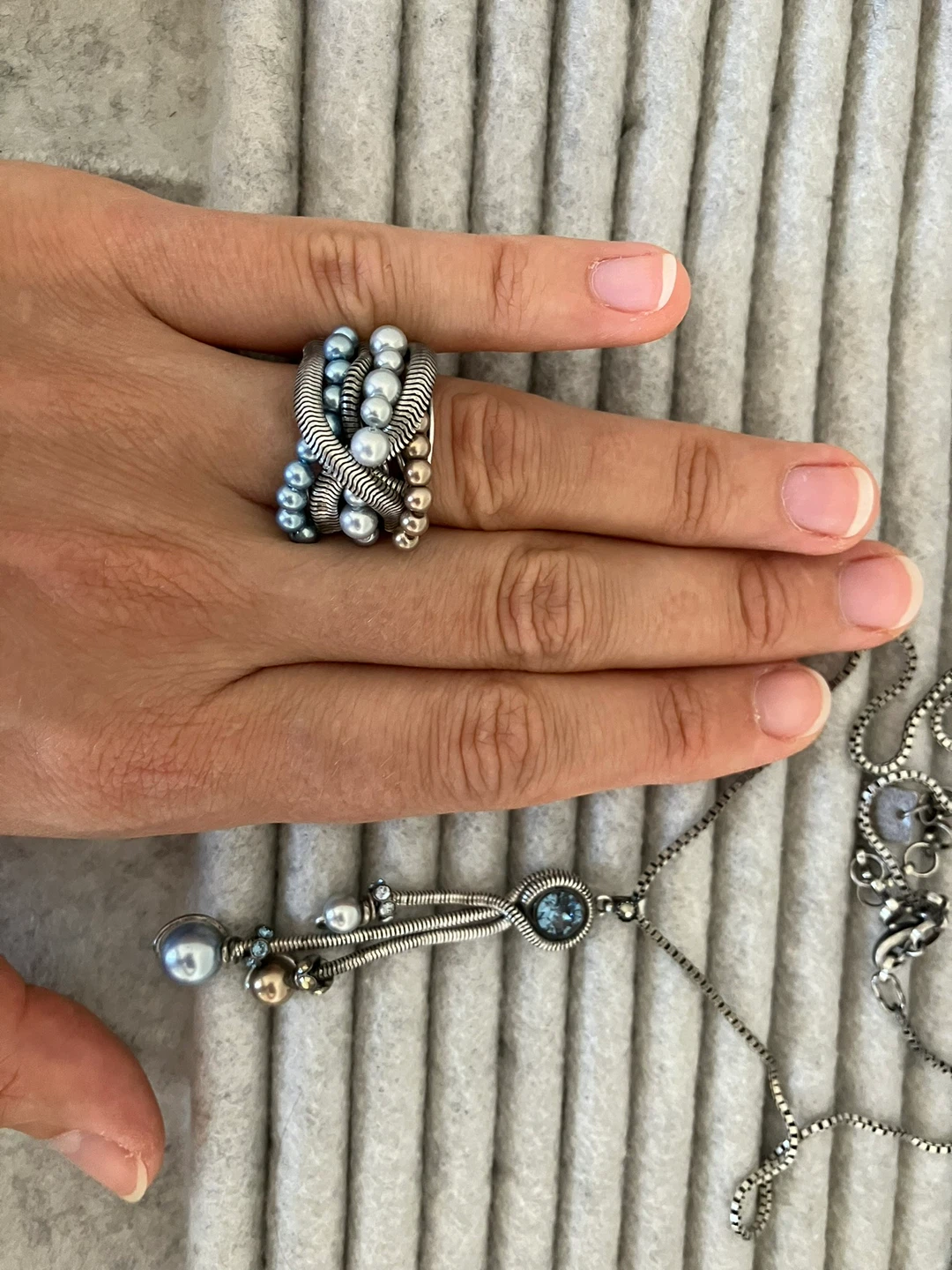 Konplott Elegant Silver and Blue Pearl Necklace and Ring Set - photo 3